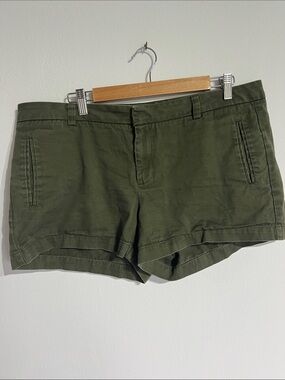 STYLUS Olive Green Women's Shorts